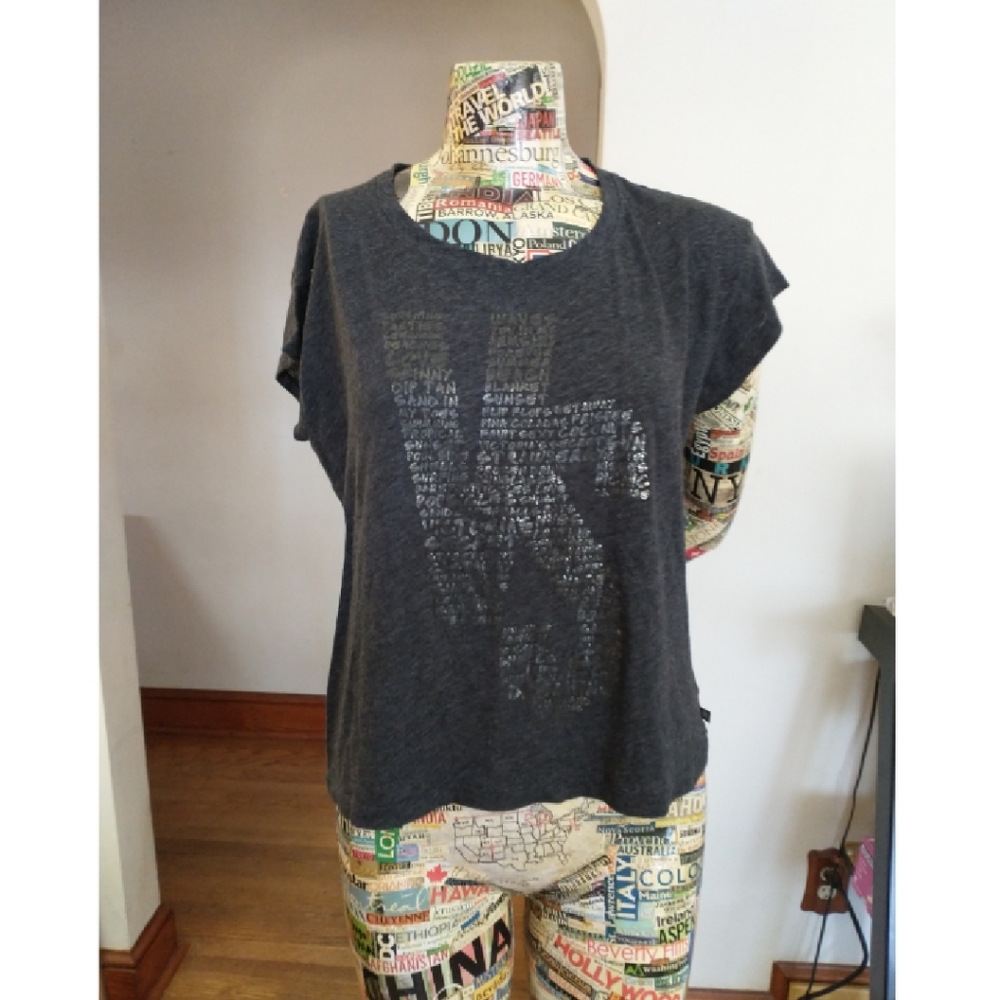 VICTORIA'S SECRET Grey Tee With Metallic "VS" Logo. Size Medium.